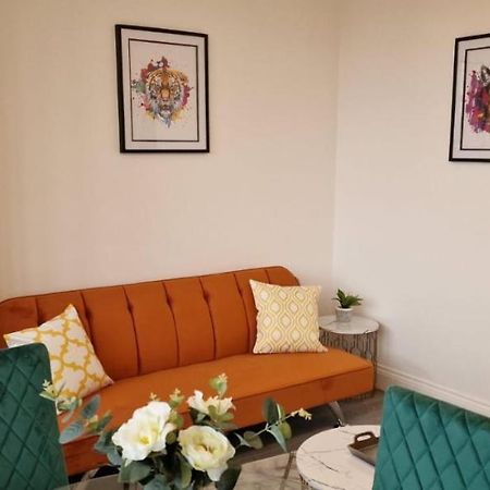 1 Bedroom Apartment - Flitwick - Contractor Friendly - Tourist Ready - Full Kitchen - Wifi - Smart Tv - Sofa Bed - Free Parking - Ideal For Short Or Long Stays Ngoại thất bức ảnh
