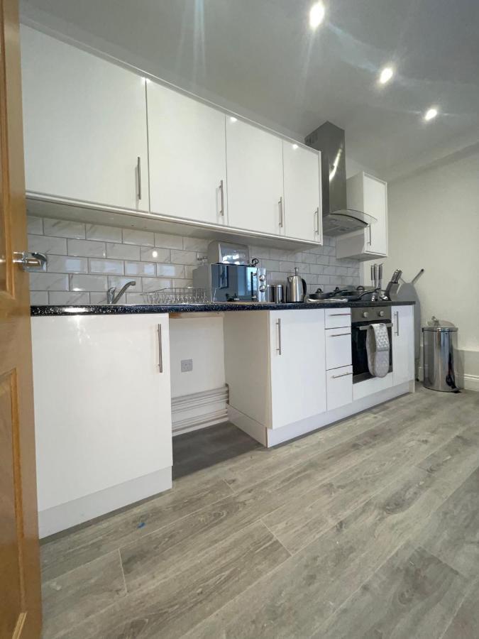 1 Bedroom Apartment - Flitwick - Contractor Friendly - Tourist Ready - Full Kitchen - Wifi - Smart Tv - Sofa Bed - Free Parking - Ideal For Short Or Long Stays Ngoại thất bức ảnh