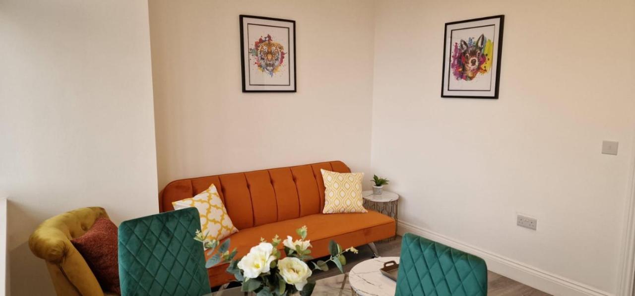 1 Bedroom Apartment - Flitwick - Contractor Friendly - Tourist Ready - Full Kitchen - Wifi - Smart Tv - Sofa Bed - Free Parking - Ideal For Short Or Long Stays Ngoại thất bức ảnh