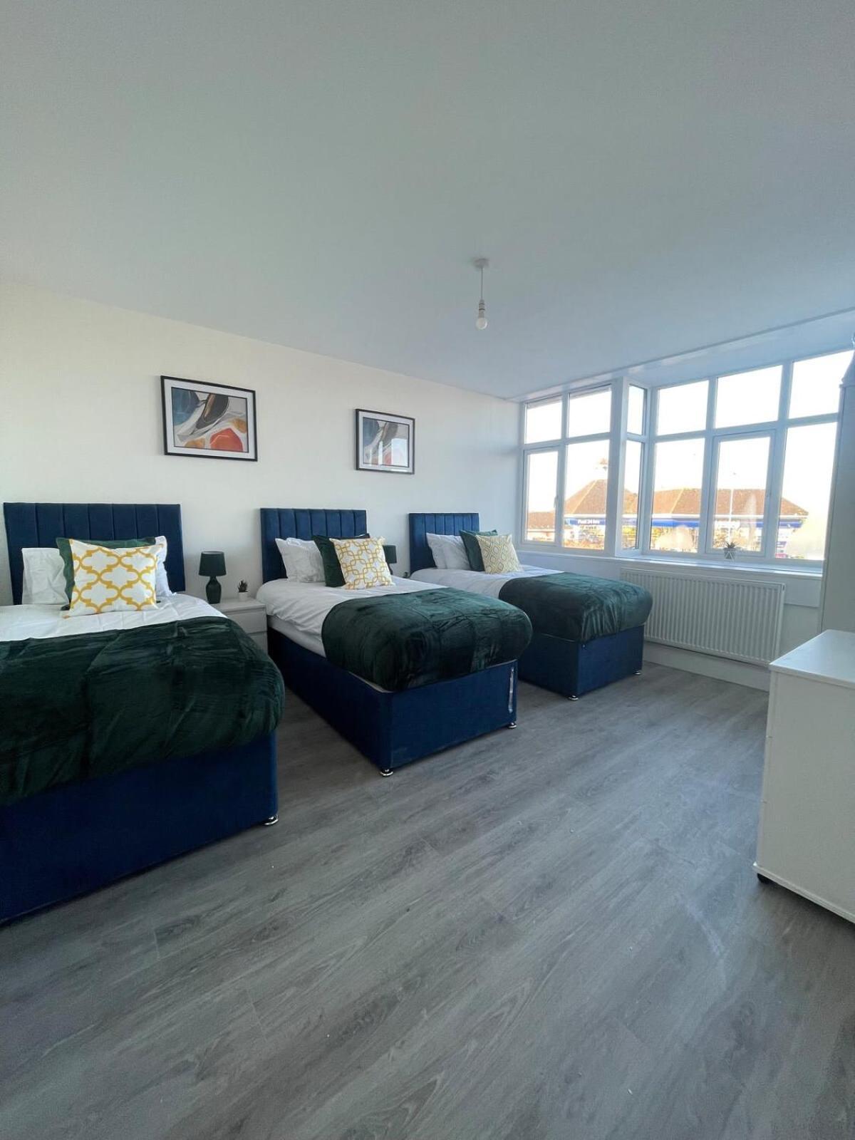 1 Bedroom Apartment - Flitwick - Contractor Friendly - Tourist Ready - Full Kitchen - Wifi - Smart Tv - Sofa Bed - Free Parking - Ideal For Short Or Long Stays Ngoại thất bức ảnh